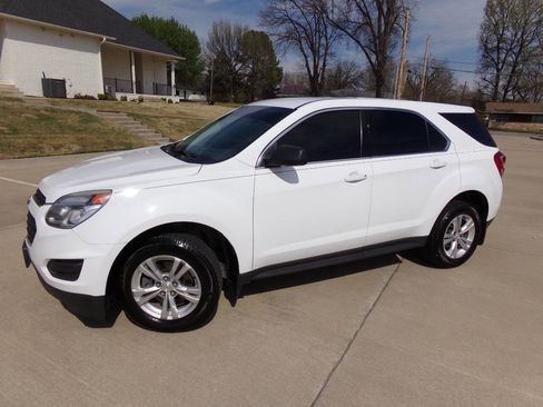 Used 2017 Chevrolet Equinox LS image 5