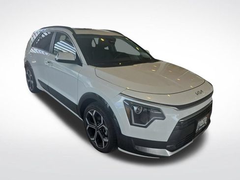 Used 2023 Kia Niro EX Touring FWD image 4