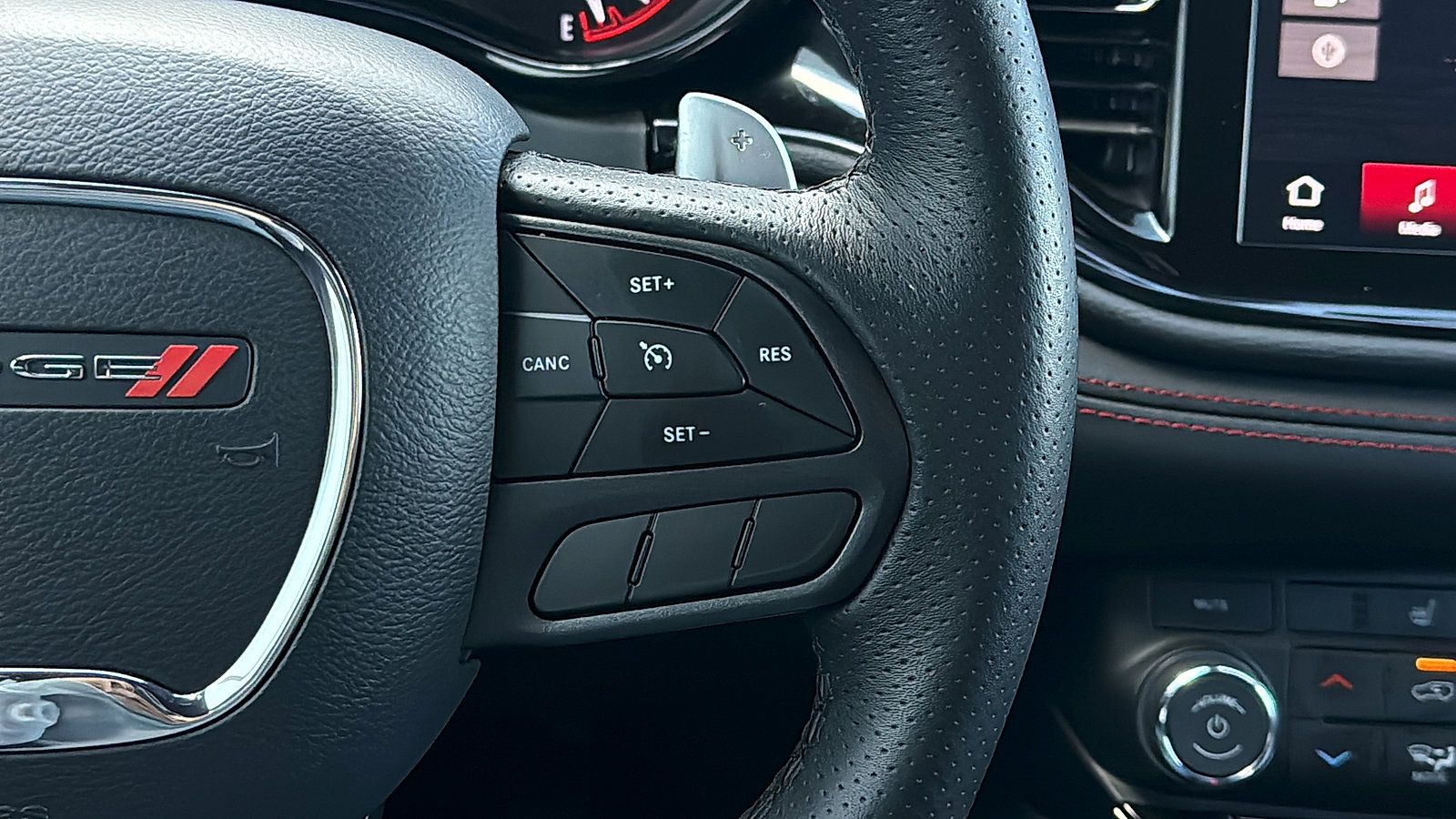 Used 2025 Dodge Durango GT AWD/4WD image 12