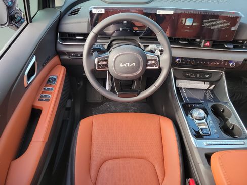 New 2026 Kia Carnival EX FWD image 8