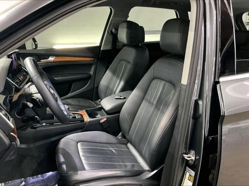 Used 2023 Audi Q5 2.0T Premium w/ Convenience Package image 27