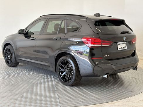 Used 2022 BMW X1 xDrive28i w/ M Sport Package AWD/4WD image 3