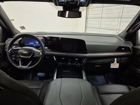 New 2026 Chevrolet Suburban LT image 21