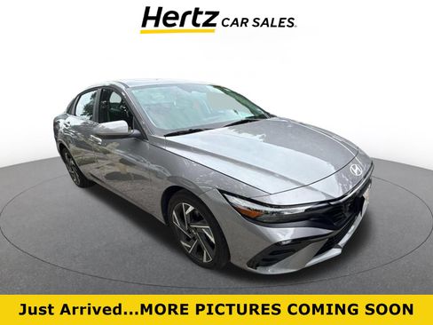 Used 2025 Hyundai Elantra SEL FWD image 1