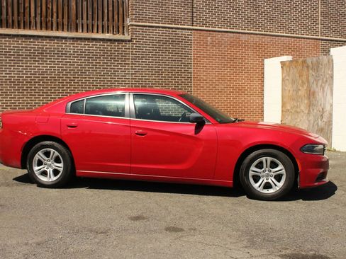 Used 2016 Dodge Charger SE w/ Popular Equipment Group RWD image 2