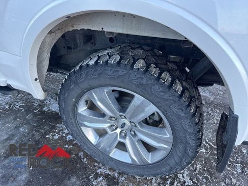 Used 2015 Ford F150 Platinum w/ Equipment Group 701A Luxury image 6