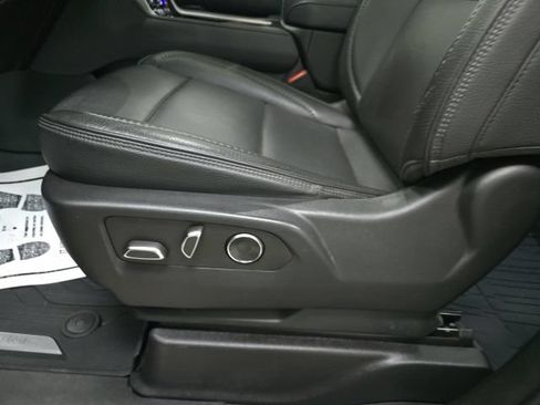 Used 2023 GMC Yukon Denali AWD/4WD image 17