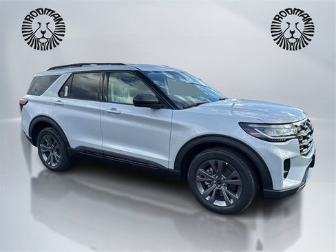 New 2026 Ford Explorer Active w/ Active Comfort Package image 3