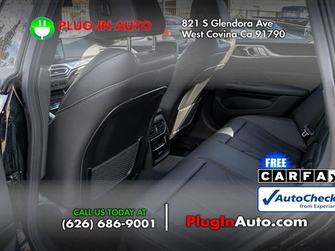 Used 2024 BMW i4 eDrive35 w/ Premium Package RWD image 9