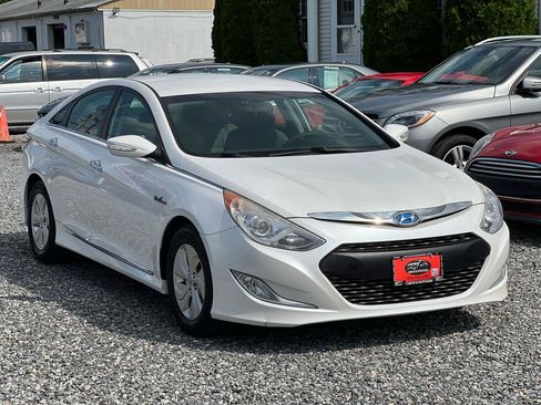 Used 2014 Hyundai Sonata Hybrid FWD image 1