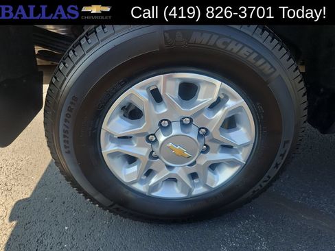 Certified 2025 Chevrolet Silverado 2500 LTZ w/ LTZ Convenience Package AWD/4WD image 29