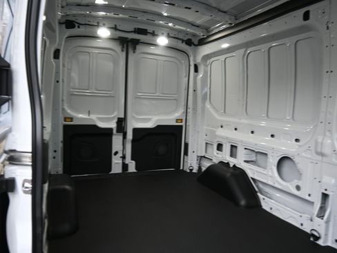 New 2026 Ford Transit 250 148 Medium Roof RWD image 38