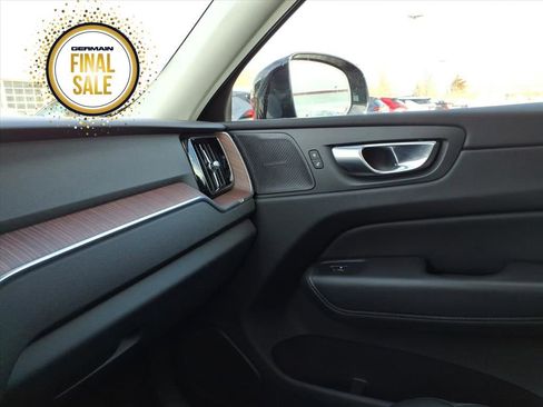 Used 2024 Volvo XC60 B5 Plus image 18