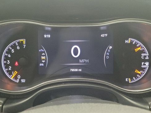 Used 2018 Jeep Grand Cherokee Laredo image 23