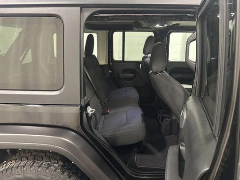 Used 2022 Jeep Wrangler Unlimited Sport image 12