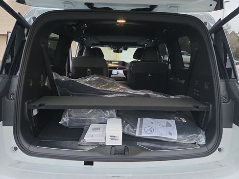 New 2026 INFINITI QX80 Autograph w/ Premium Cargo Package image 8