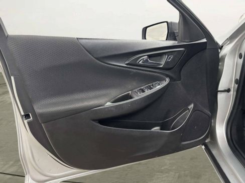 Used 2017 Chevrolet Malibu LS FWD image 10