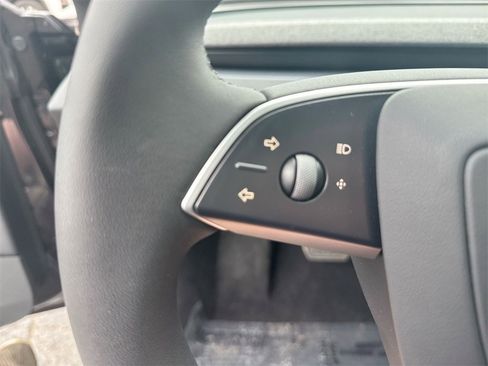 Used 2025 Tesla Model 3 Long Range image 17