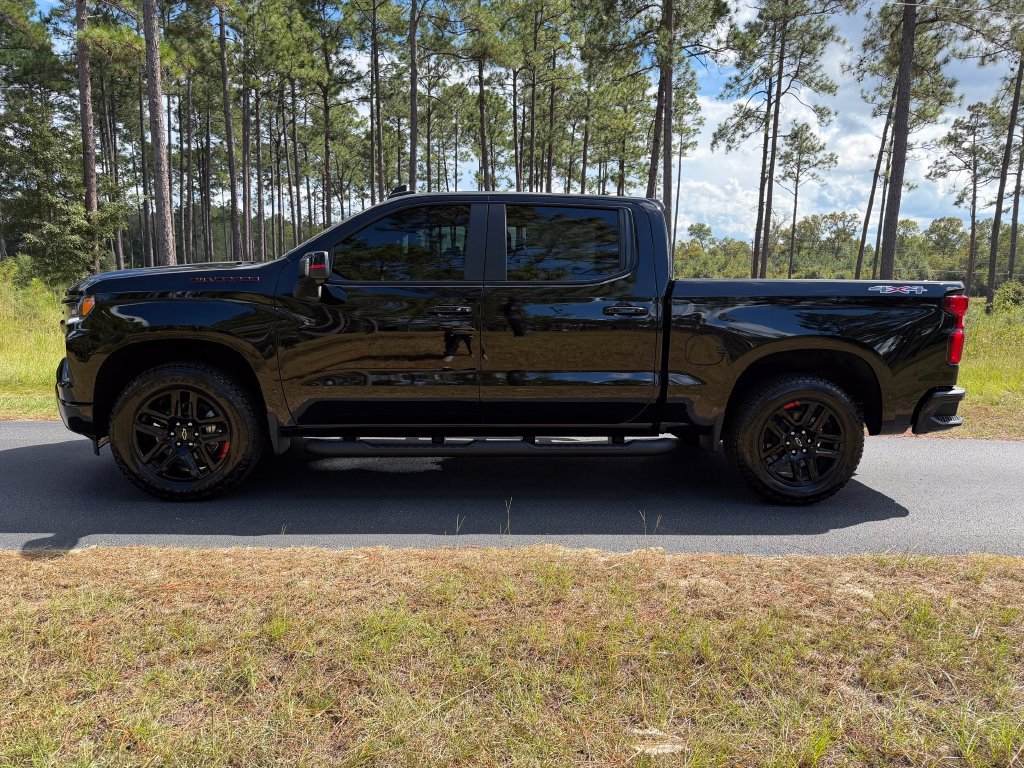New 2026 Chevrolet Silverado 1500 RST w/ Redline Edition AWD/4WD image 2