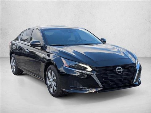 Certified 2025 Nissan Altima 2.5 S image 6