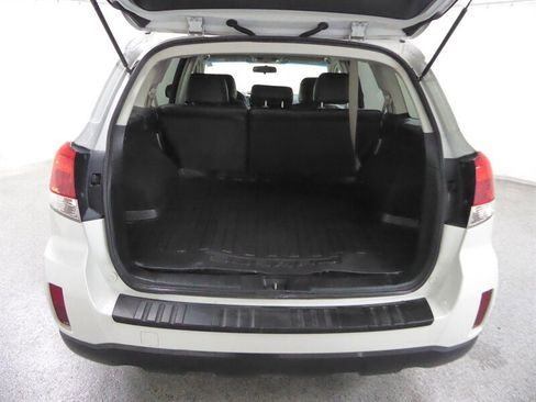 Used 2010 Subaru Outback 3.6R Premium image 31