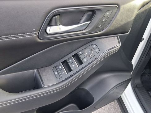 Certified 2022 Nissan Rogue SL w/ SL Premium Package FWD image 17