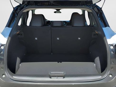 New 2026 Nissan Kicks SR w/ SR Premium Package FWD image 24