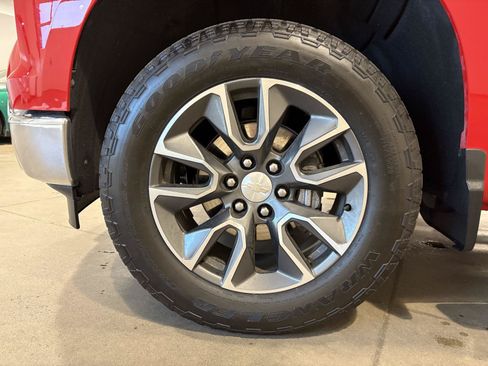 Used 2022 Chevrolet Silverado 1500 LT AWD/4WD image 55