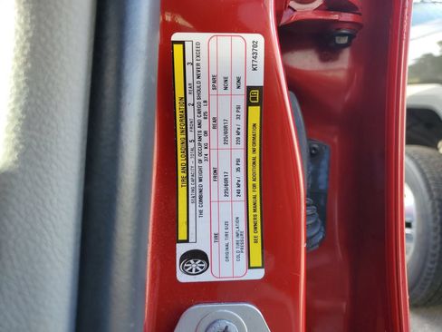 Used 2019 Jeep Compass Latitude FWD image 31