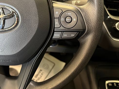 Used 2025 Toyota Corolla LE image 10