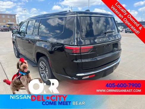 Used 2024 Jeep Wagoneer L Series II w/ Flexible Seating Group AWD/4WD image 3