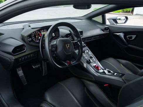 Used 2015 Lamborghini Huracan LP 610-4 AWD/4WD image 7