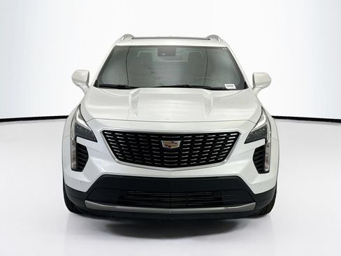 Used 2019 Cadillac XT4 Premium Luxury FWD image 2
