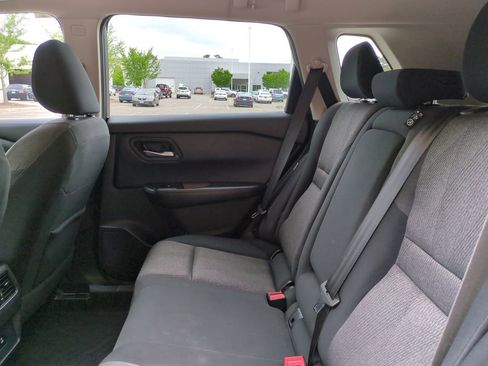 Used 2025 Nissan Rogue SV FWD image 14