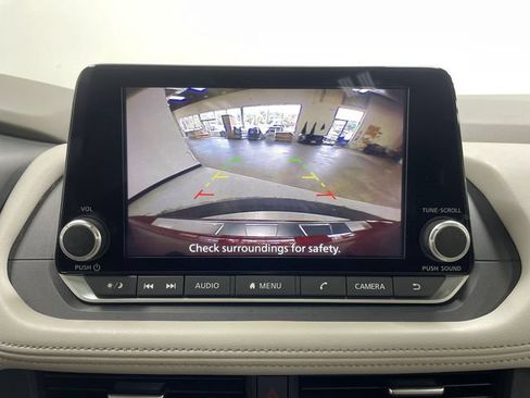 Used 2024 Nissan Rogue SV w/ SV Premium Package AWD/4WD image 17
