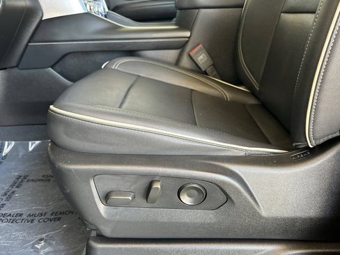 Used 2023 GMC Yukon SLT w/ SLT Premium Package RWD image 13