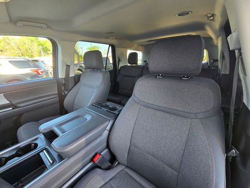 Used 2025 Ford Expedition Active RWD image 14