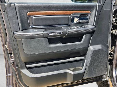 Used 2017 RAM 1500 Laramie AWD/4WD image 10
