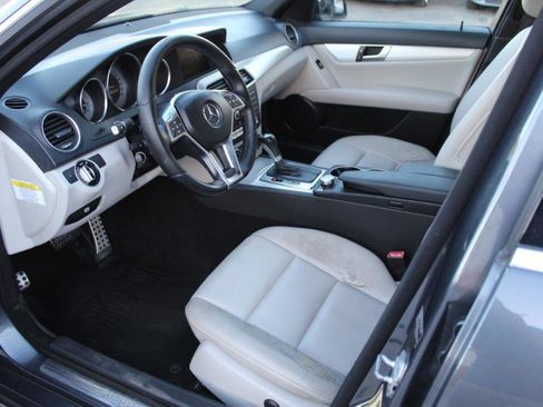 Used 2013 Mercedes-Benz C 250 Sedan image 7