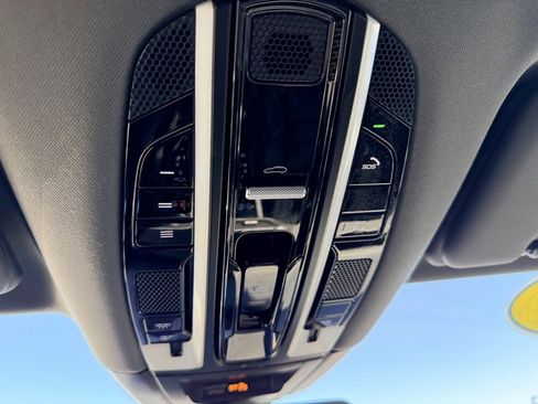 Used 2019 Porsche Cayenne image 20