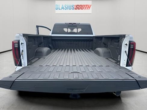 Used 2024 GMC Sierra 2500 AT4 w/ AT4 Preferred Package AWD/4WD image 21