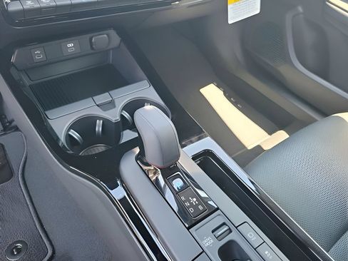 New 2026 Toyota Prius Plug-In Hybrid FWD image 17