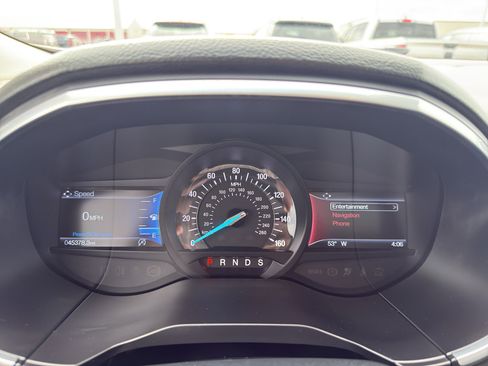 Used 2019 Ford Edge Titanium w/ Cold Weather Package AWD/4WD image 17