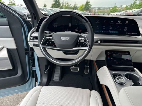 New 2026 Cadillac Vistiq Luxury AWD/4WD image 30