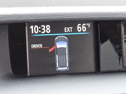 Used 2014 Toyota Sienna SE FWD image 22
