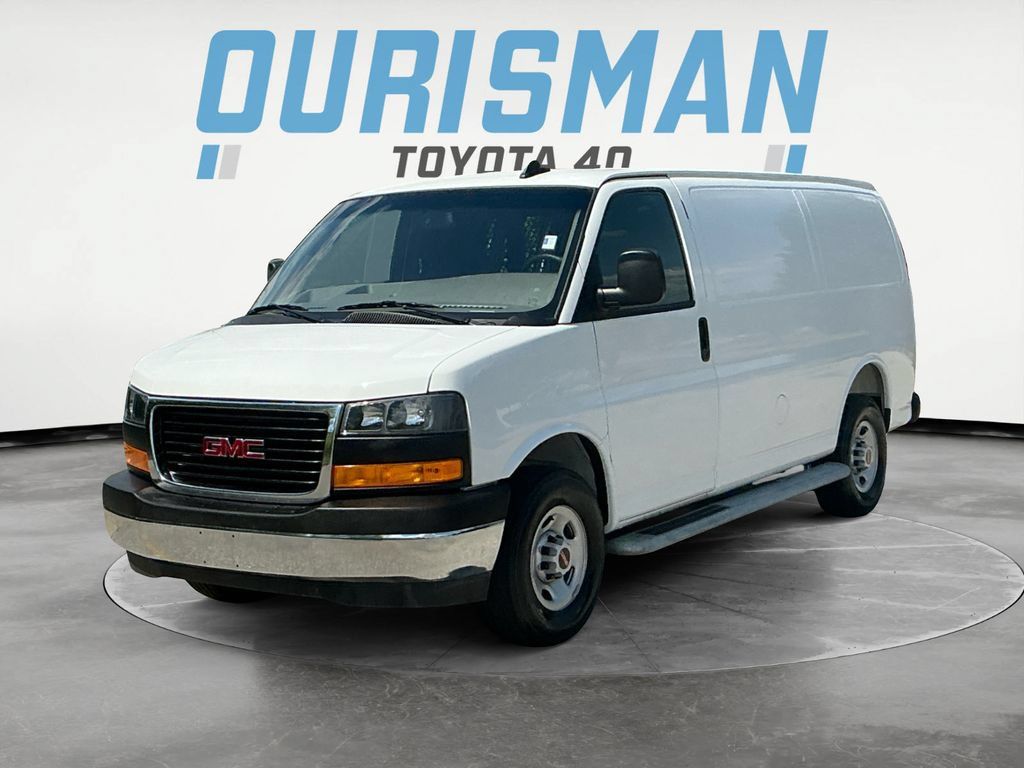Used 2025 GMC Savana 2500 w/ Driver Convenience Package RWD image 3