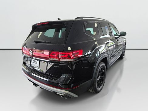 New 2026 Volkswagen Atlas Peak Edition AWD/4WD image 3