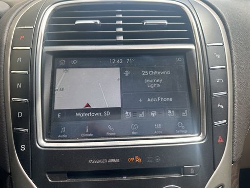 Used 2018 Lincoln MKX Reserve AWD/4WD image 15
