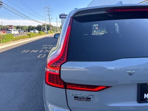 Used 2025 Volvo XC60 B5 Plus AWD/4WD image 10
