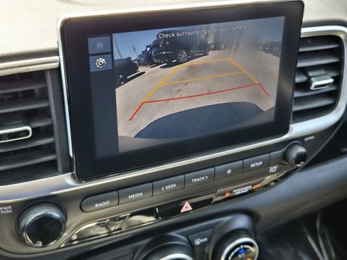 Certified 2023 Hyundai Venue SEL FWD image 22